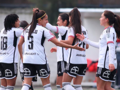 Futbolistas de Colo-Colo Femenino celebran un gol durante el segundo semestre del 2023 ante Palestino.