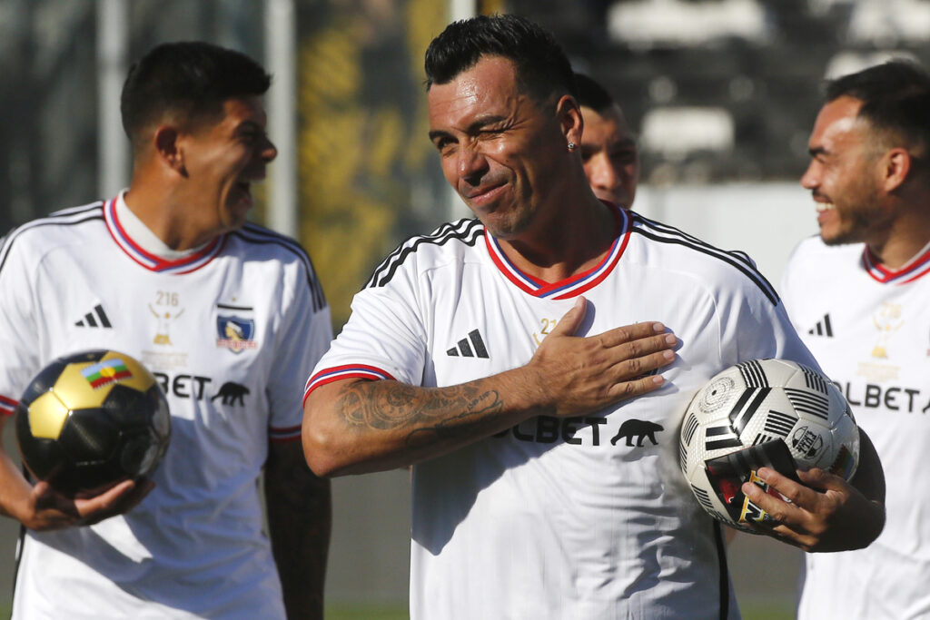 Esteban Paredes durante su partido de despedida en el Estadio Monumental.