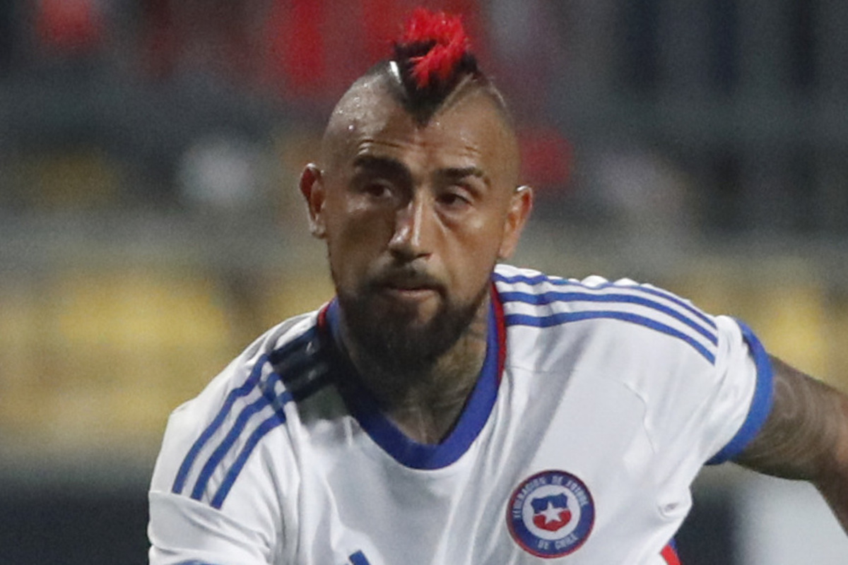 Arturo Vidal con la camiseta de la Selección Chilena.