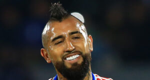 Arturo Vidal sonriendo.
