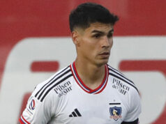 Erick Wiemberg con la camiseta de Colo-Colo.