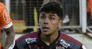 Damián Pizarro con la camiseta de Colo-Colo.