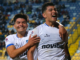 Maximiliano Rodríguez celebrando un gol con la camiseta de Huachipato durante la temporada 2023.