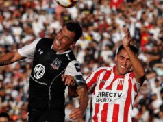 Esteban Paredes durante el partido de Colo-Colo vs Estudiantes de la Plata en la Noche Alba 2019.