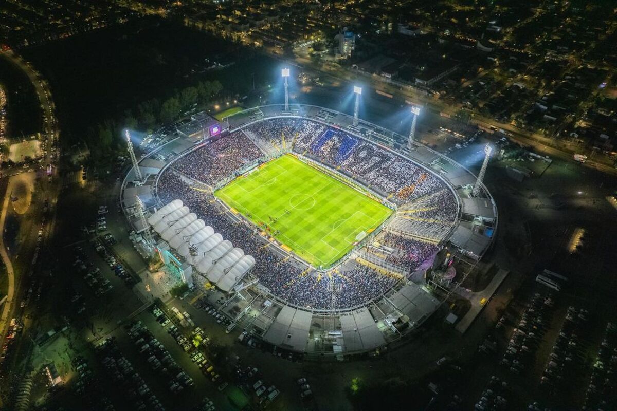 Estadio Monumental con el mosaico usado para el partido frente a River Plate por la Copa Libertdores 2022.
