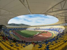 Foto desde dentro de la cancha y graderías del Estadio Ester Roa Rebolledo de Concepción.