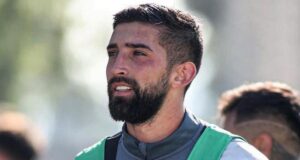 Primer plano a Emiliano Amor durante un entrenamiento de Colo-Colo.