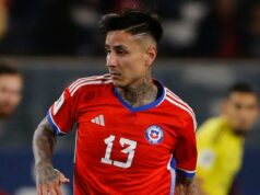 Plano americano de Erick Pulgar con la Selección Chilena.