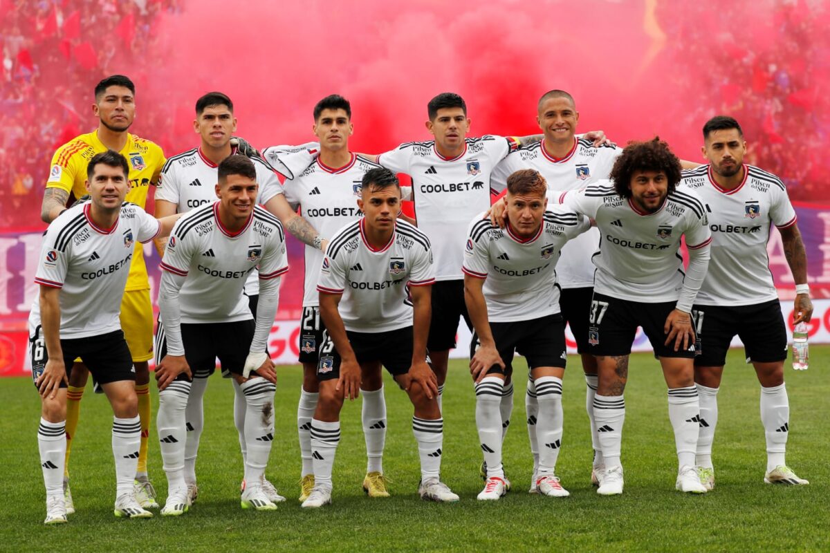 Formación de Colo-Colo presentada para jugar el Superclásico en el Estadio Santa Laura.