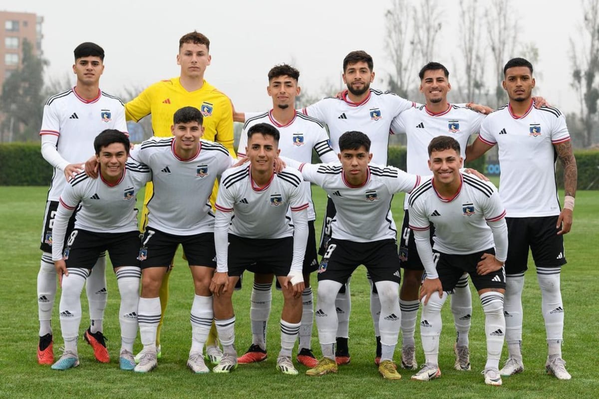 Formación de Colo-Colo Proyección frente a Huachipato.