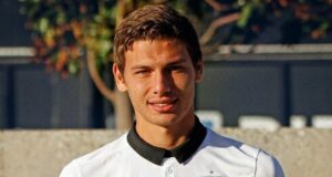 Primer plano a Diego Ohlsson con la camiseta de Colo-Colo 2017.