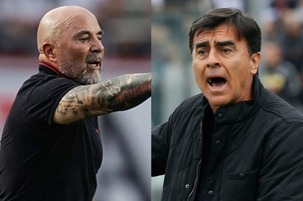 Primer plano a los rostros de Jorge Sampaoli y Gustavo Quinteros.