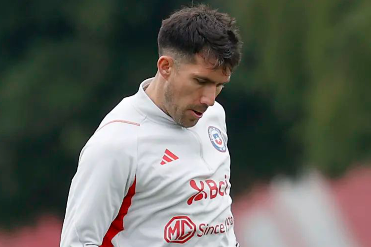 César Fuentes en pleno entrenamiento con la Selección Chilena durante la temporada 2023.