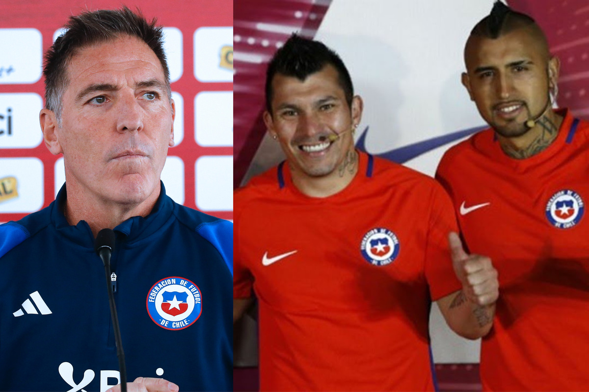 Eduardo Berizzo serio. Gary Medel y Arturo Vidal sonrientes con la camiseta de la Selección Chilena.