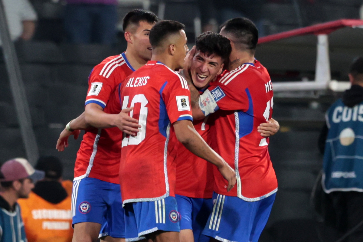 Jugadores de la Selección Chilena celebrando un gol.