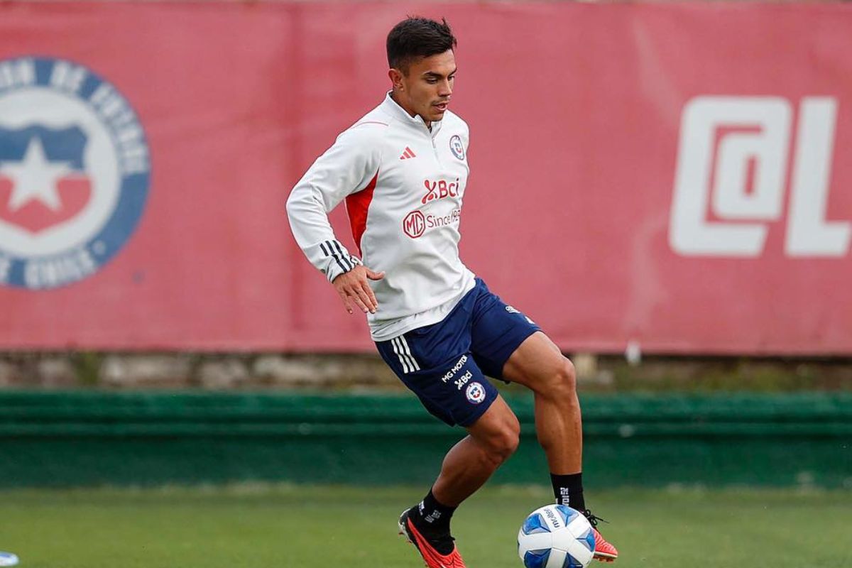 Vicente Pizarro entrenando con la Selección Chilena