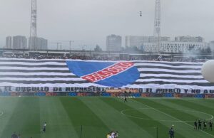 Recibimiento de los hinchas de Colo-Colo al plantel de honor del Cacique.