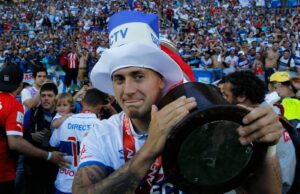 Nicolás Castillo con la camiseta de la Universidad Católica