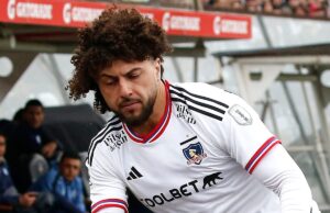 Maximiliano Falcón durante el compromiso de Colo-Colo frente a la Universidad Católica.