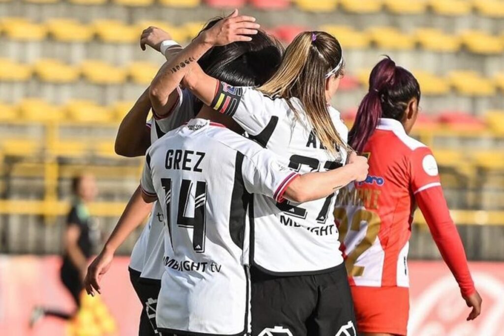 Colo-Colo Femenino celebrando su gol frente a Always Ready