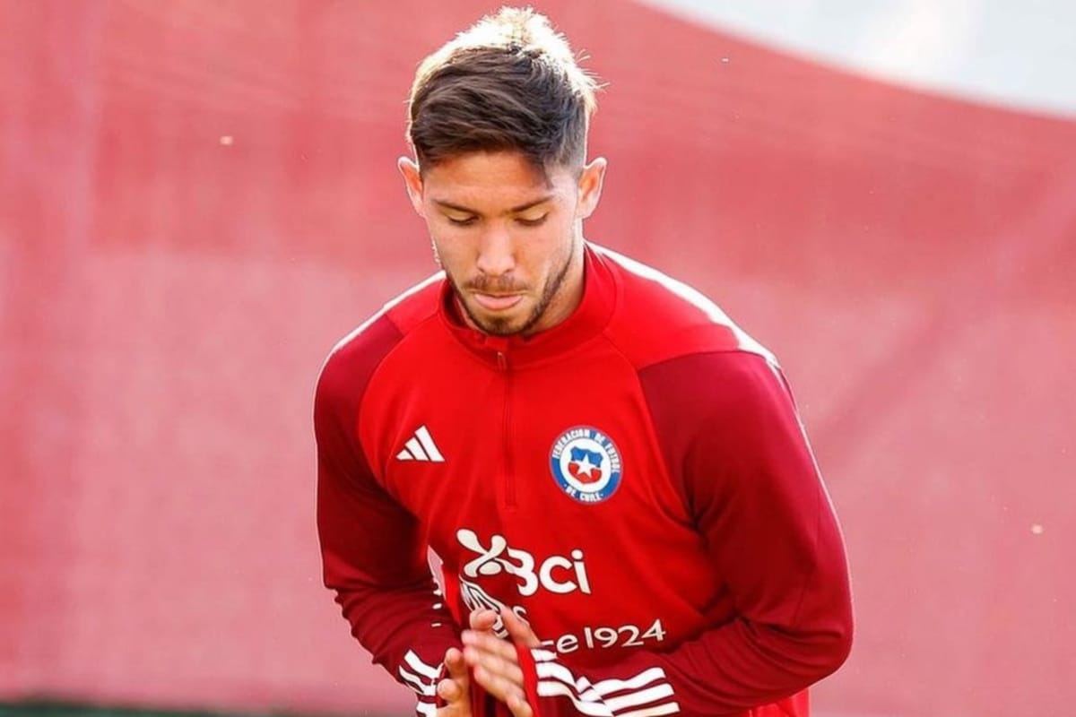 Primer plano de Felipe Loyola durante un entrenamiento con la Selección Chilena.