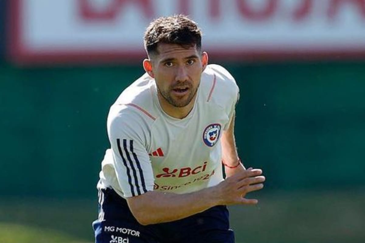 Primer plano a César Fuentes durante un entrenamiento de la Selección Chilena en Juan Pinto Durán.