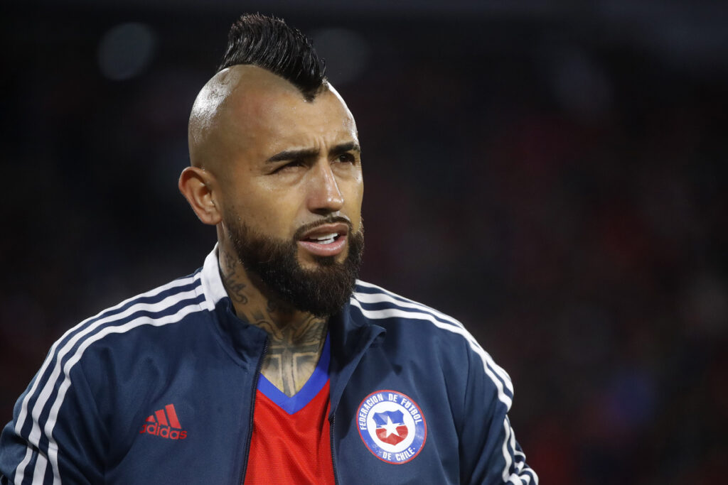 Arturo Vidal con la indumentaria de la Selección Chilena.