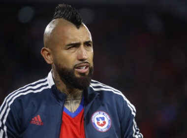 Arturo Vidal con la indumentaria de la Selección Chilena.