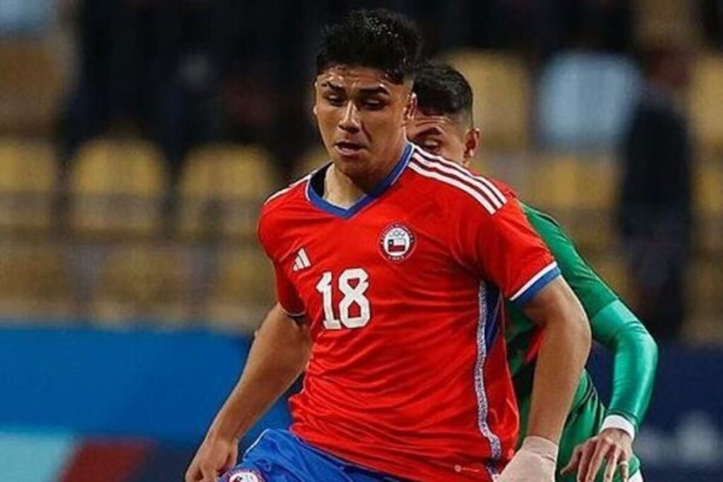 Damián Pizarro jugando por la Selección Chilena Sub 23.