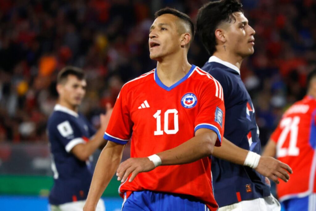 Alexis Sánchez con la camiseta de La Roja