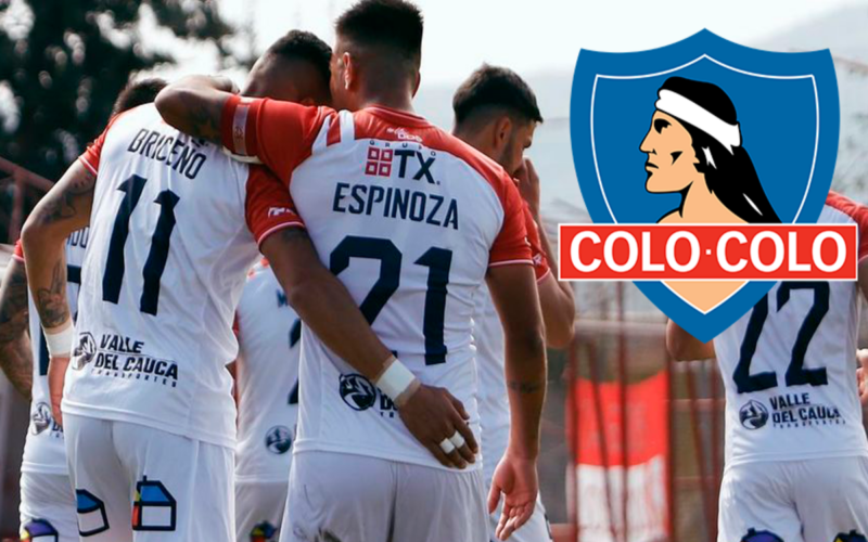 Futbolistas de Unión San Felipe se abrazan, mientras que a mano derecha está incrustado el logo de Colo-Colo sobre la imagen.