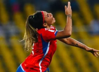 Anaís Cifuentes celebrando un gol por la Selección Chilena Femenina.