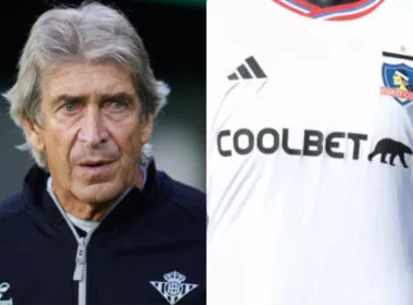 Manuel Pellegrini serio. Camiseta de Colo-Colo 2023.