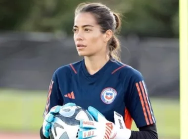 Ryann Torrero entrenando con la Selección Chilena Femenina.