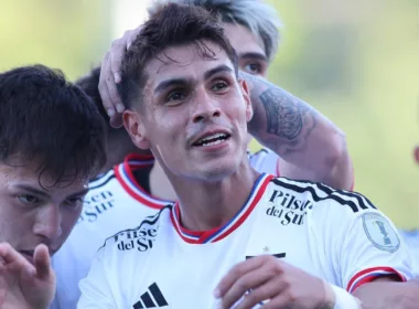 Erick Wiemberg celebrando un gol por Colo-Colo.
