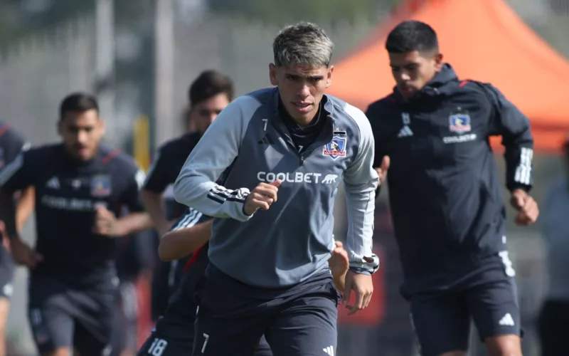 Jugadores del Cacique durante un Entrenamiento de Colo-Colo en el Estadio Monumental.