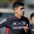 Primer plano a Esteban Pavez entrenando con la indumentaria de Colo-Colo.