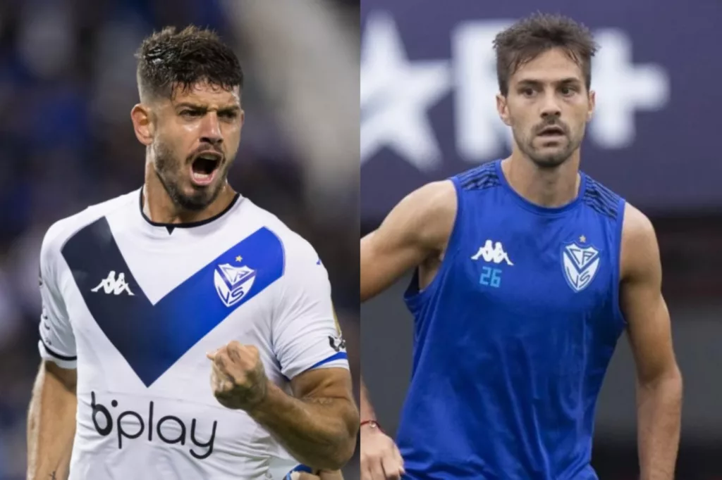 Matías de los Santos y Agustín Bouzat con la camiseta de Vélez Sarsfield.