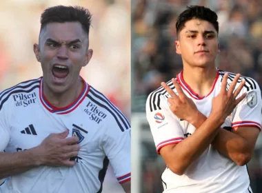 Primer plano a Damián y Vicente Pizarro con la camiseta de Colo-Colo celebrando un gol.