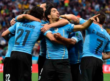 Futbolistas uruguayos celebrando un gol durante la Copa Mundial de Brasil 20214.