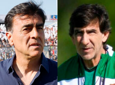 Primer plano a los rostros llenos de preocupación de Gustavo Quinteros y Gustavo Costas, entrenadores de fútbol profesional y ex jugadores.