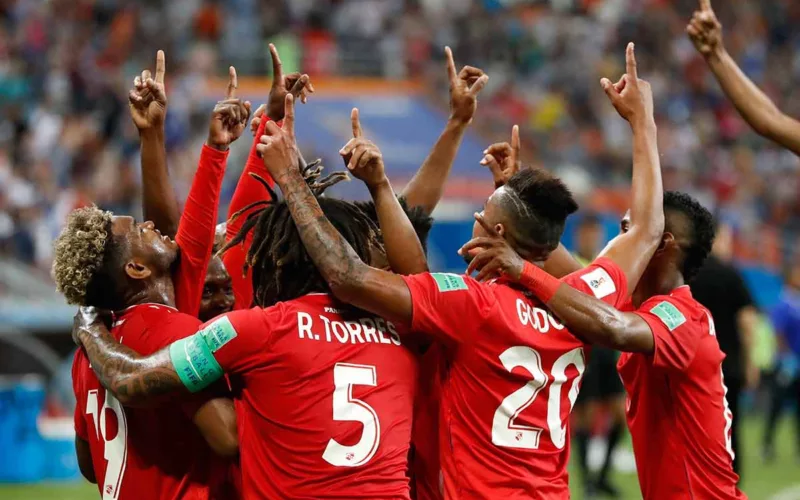 Jugadores de la Selección de Panamá celebrando un gol.