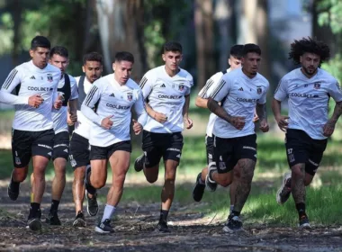 Jugadores de Colo-Colo trotando en la pretemporada.