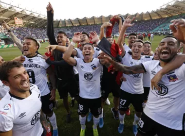 Jugadores de Colo-Colo celebrando la obtención de la Copa Chile frente a Universidad de Chile.