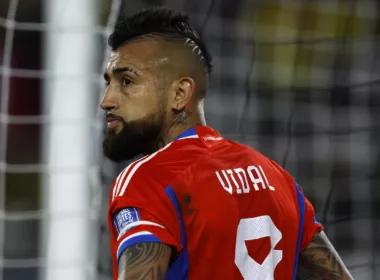 Arturo Vidal jugando por la Selección Chilena.