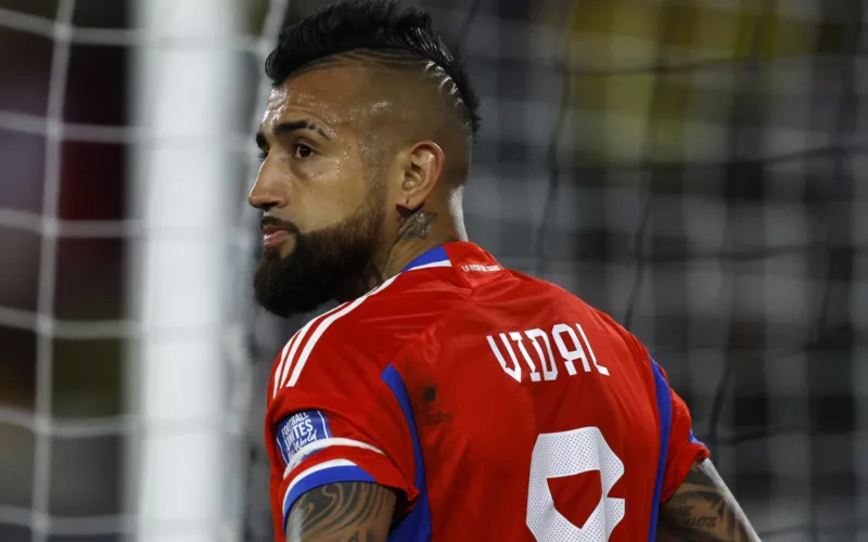 Arturo Vidal jugando por la Selección Chilena.