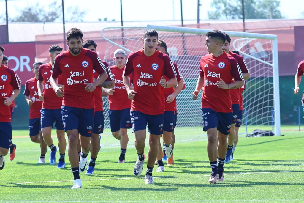 Jugadores de la Selección Chilena Sub 23 entrenando.