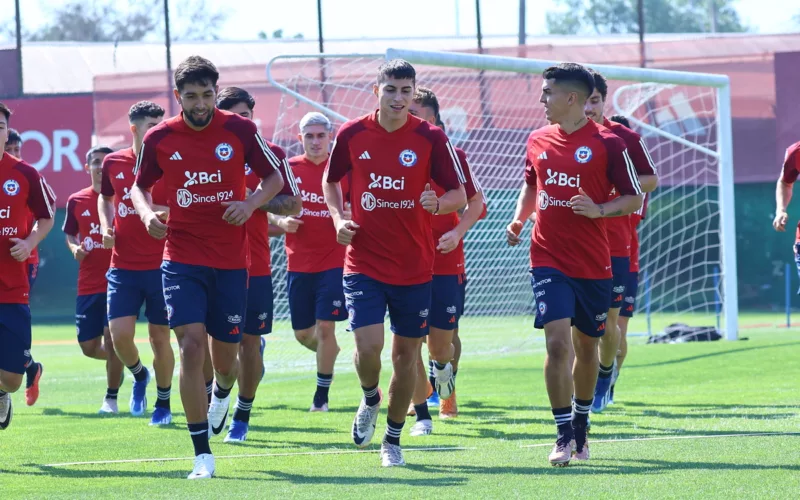 Jugadores de la Selección Chilena Sub 23 entrenando.