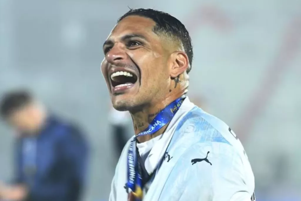 Paolo Guerrero feliz y con la boca abierta