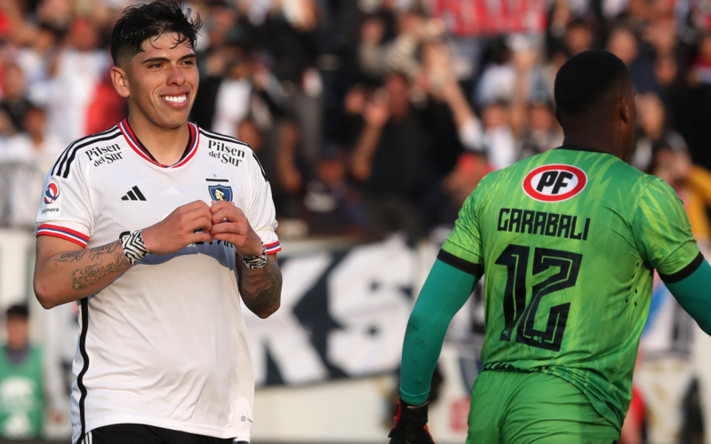 Carlos Palacios celebrando un gol que me metió a Unión la Calera, cuyo arco era defendido por Unión la Calera.